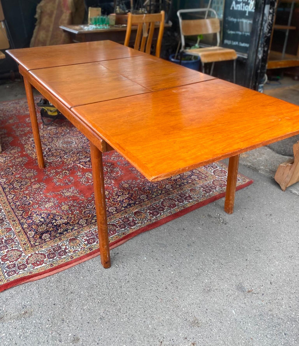 Classic mid century teak Danish extending dining table