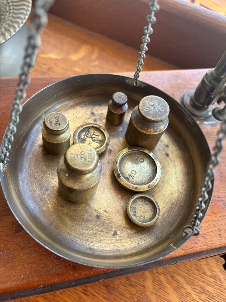 Vintage HM Stanley bankers/buillion traders scales