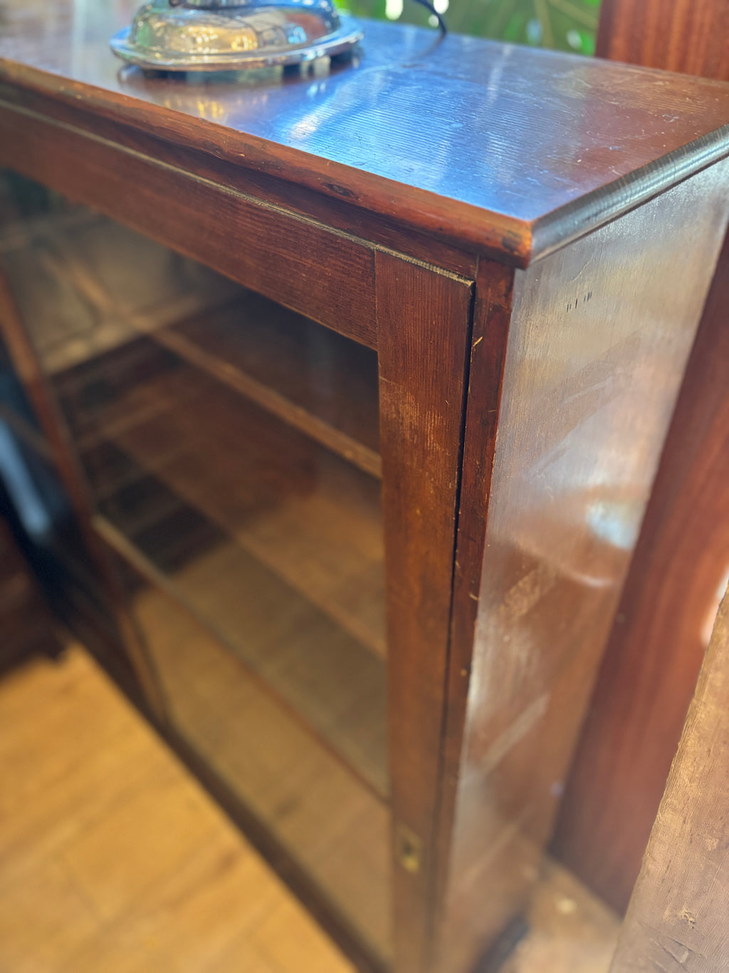 Gorgeous Victorian mahogany glass sliding doors bookcase