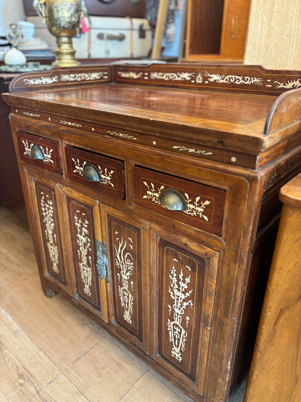 Antique Jiangsu rosewood cabinet