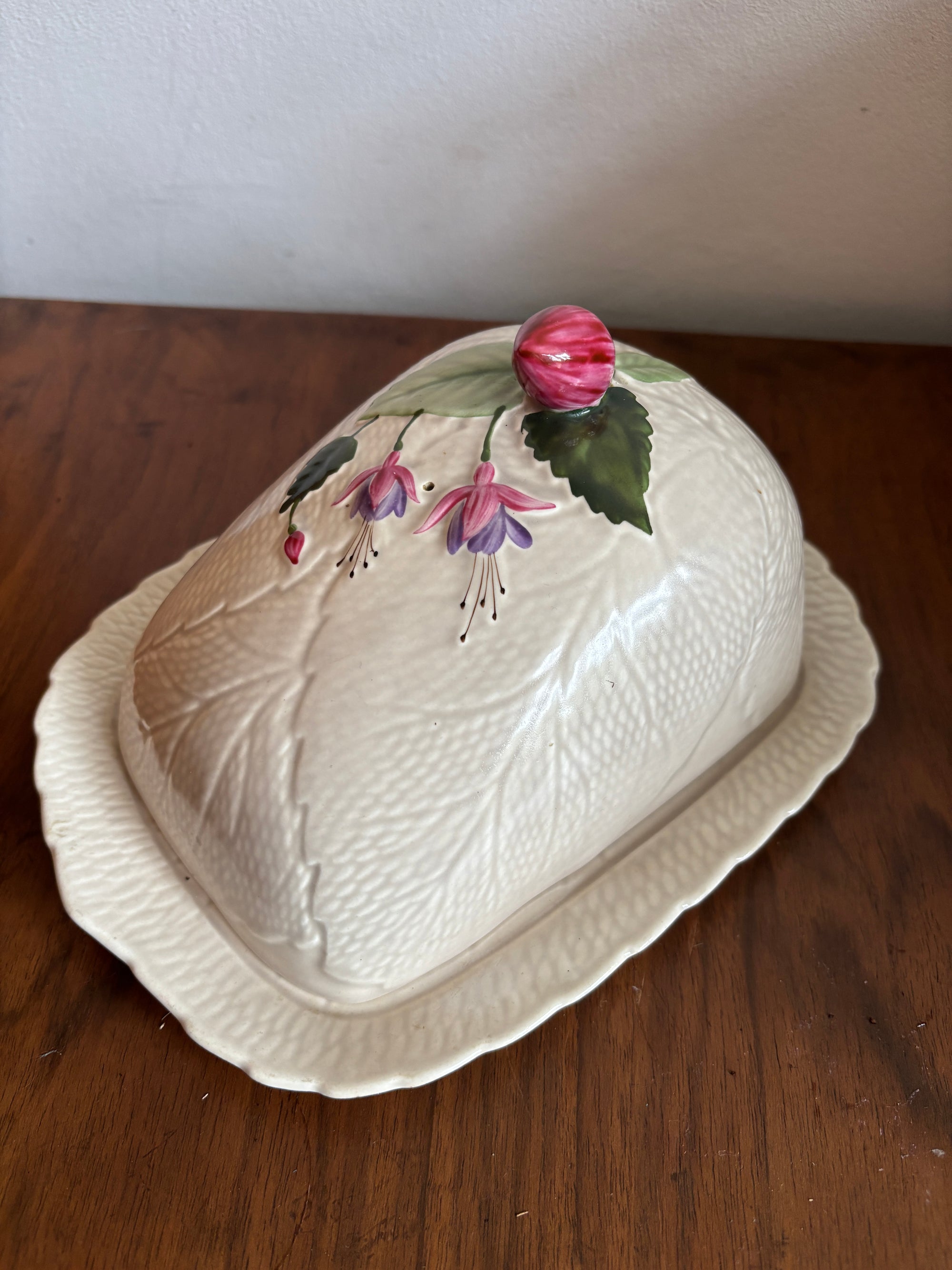 Vintage Crown Devon fuschia butter dish