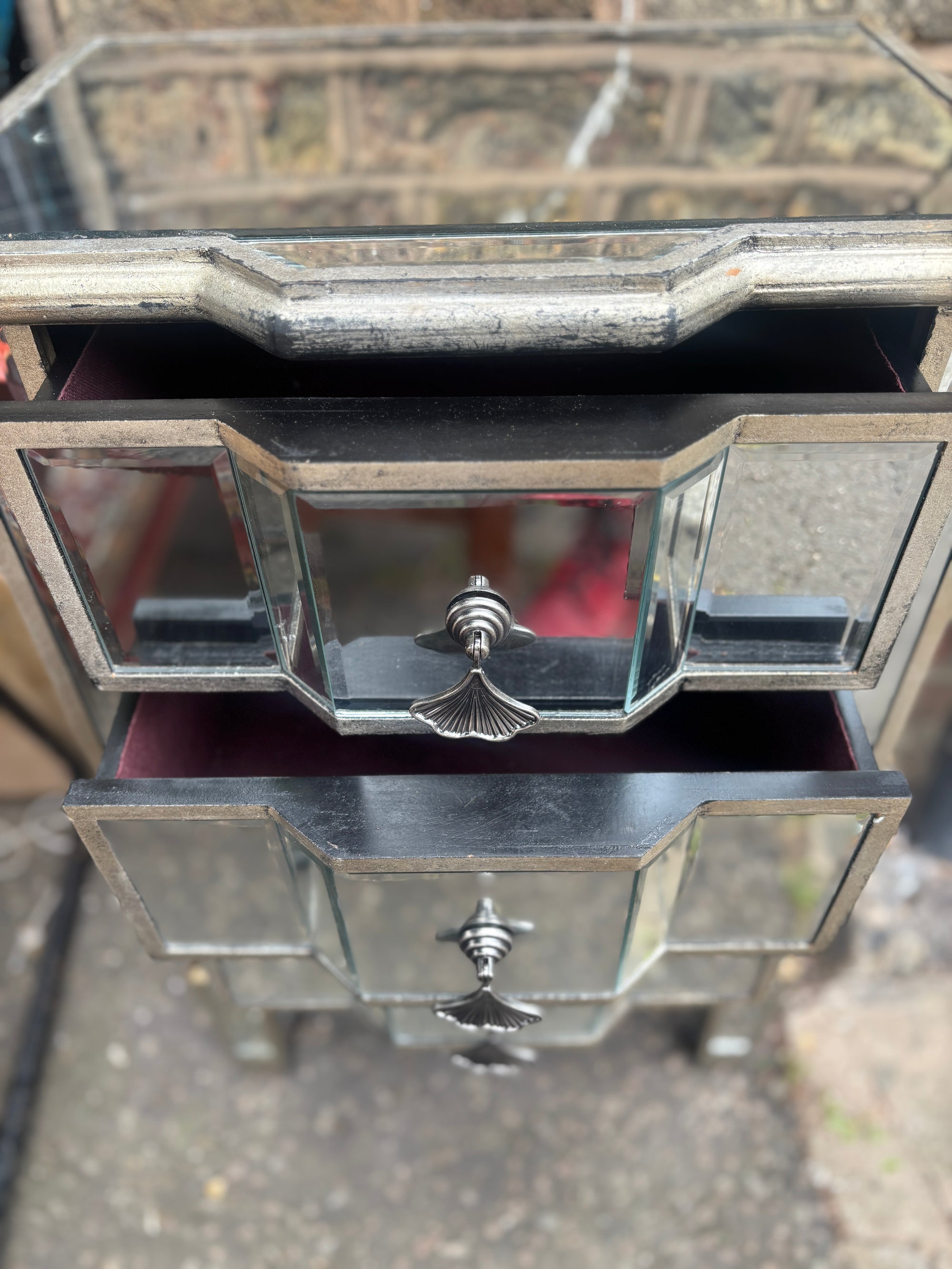 Vintage mirrored Hollywood Refency style set of drawers