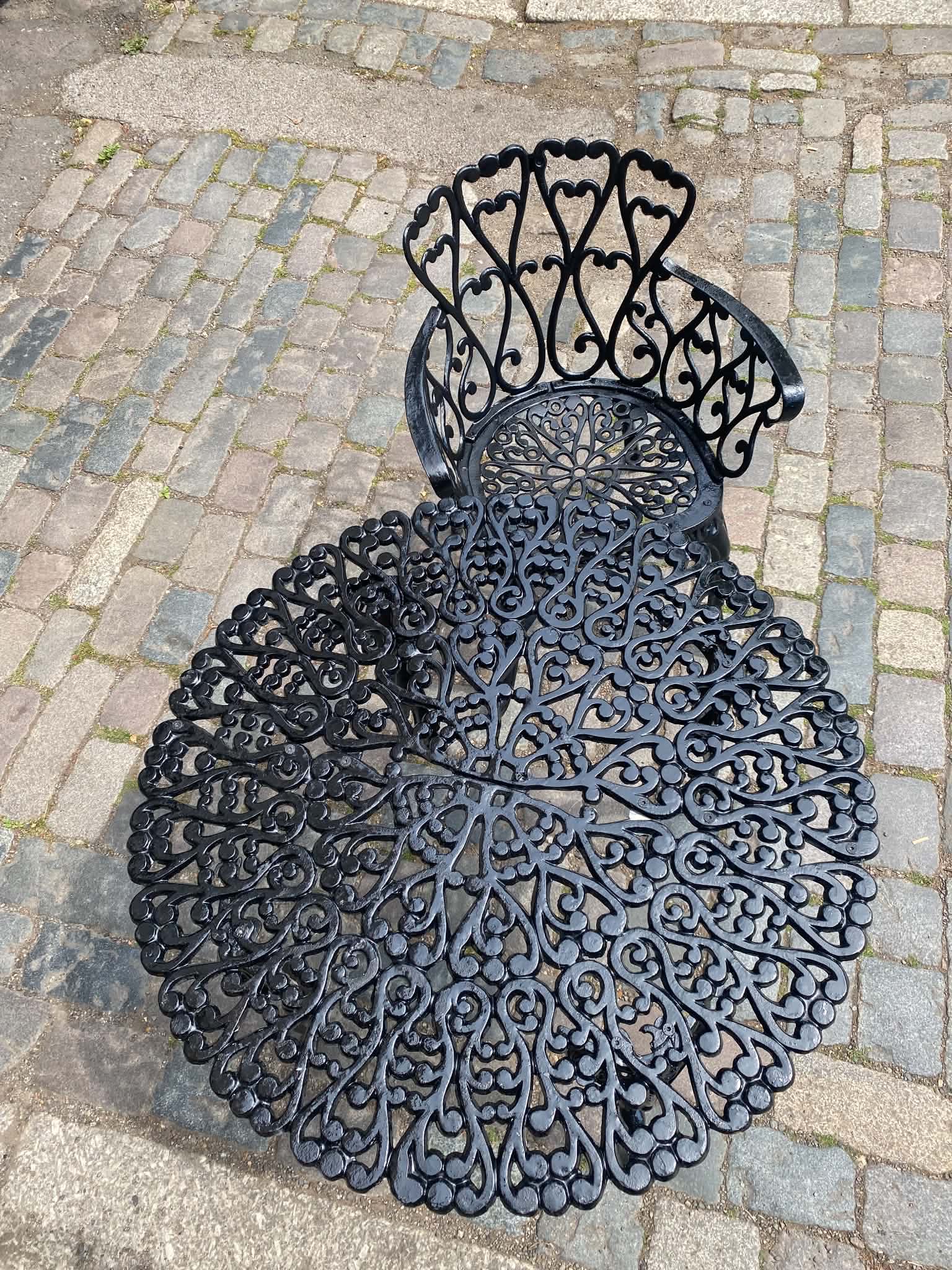Victorian cast iron table & 4 chairs
