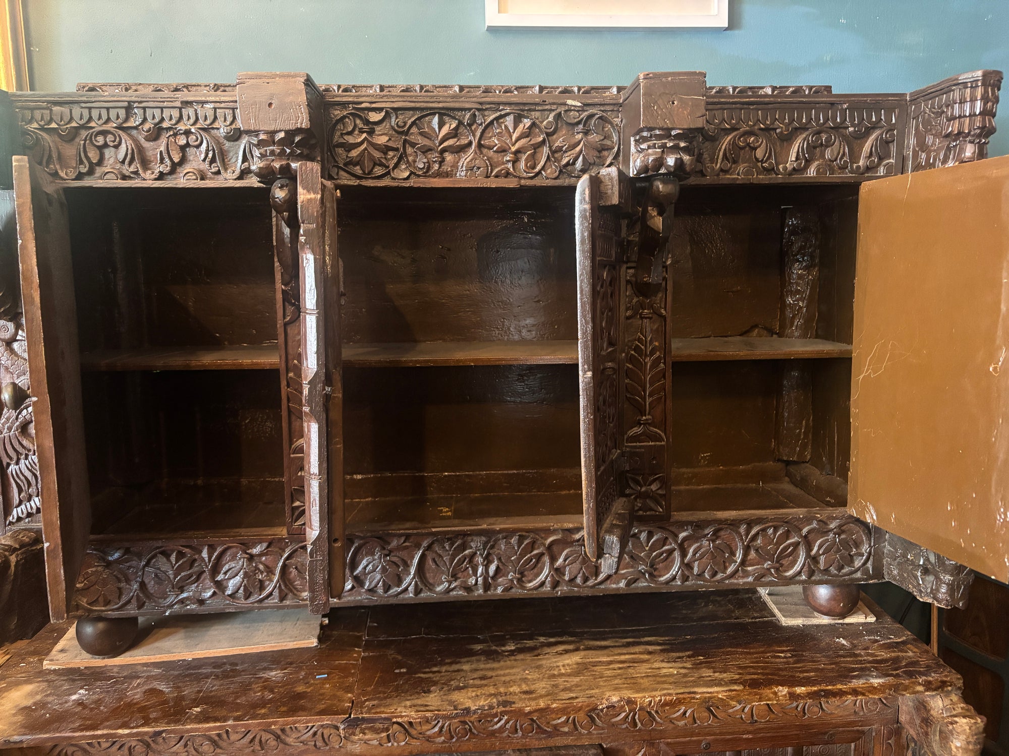 Antique hand-carved Indian damchiya from 1800s