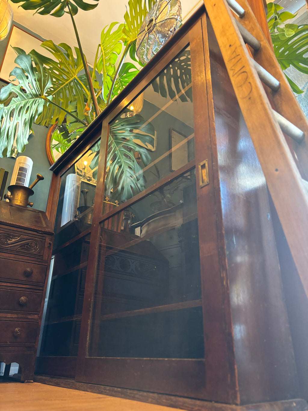 Gorgeous Victorian mahogany glass sliding doors bookcase