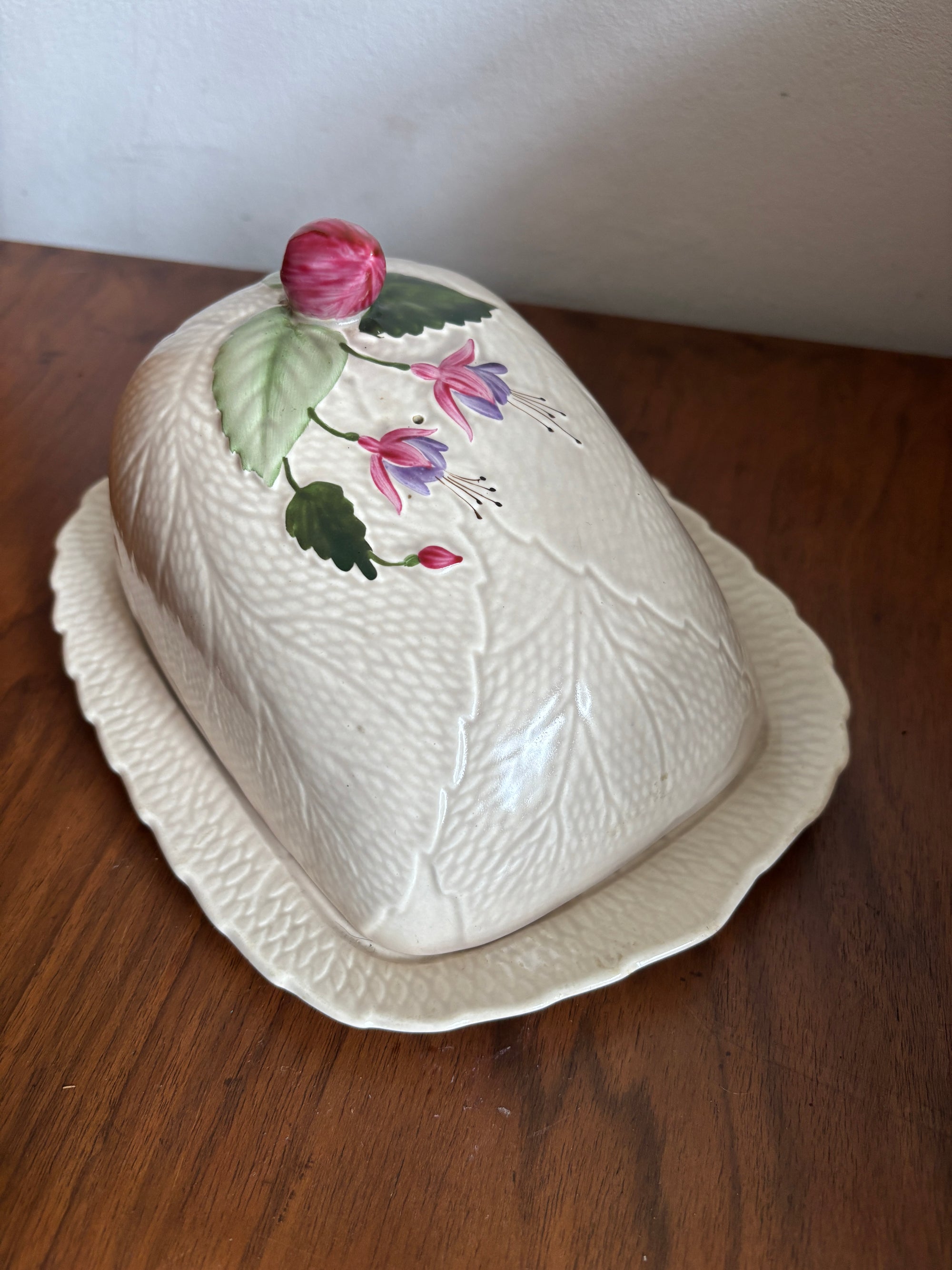 Vintage Crown Devon fuschia butter dish