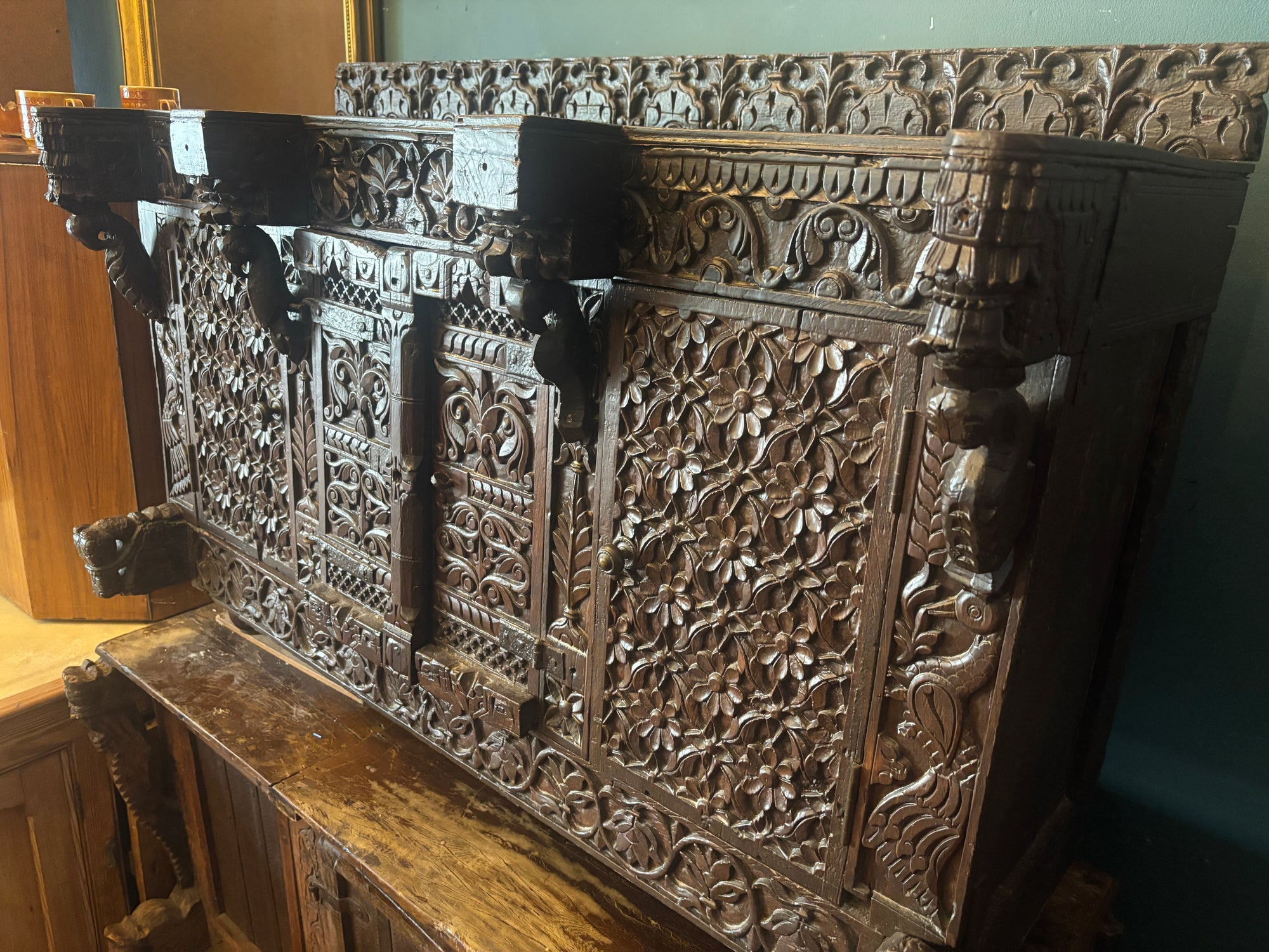 Antique hand-carved Indian damchiya from 1800s