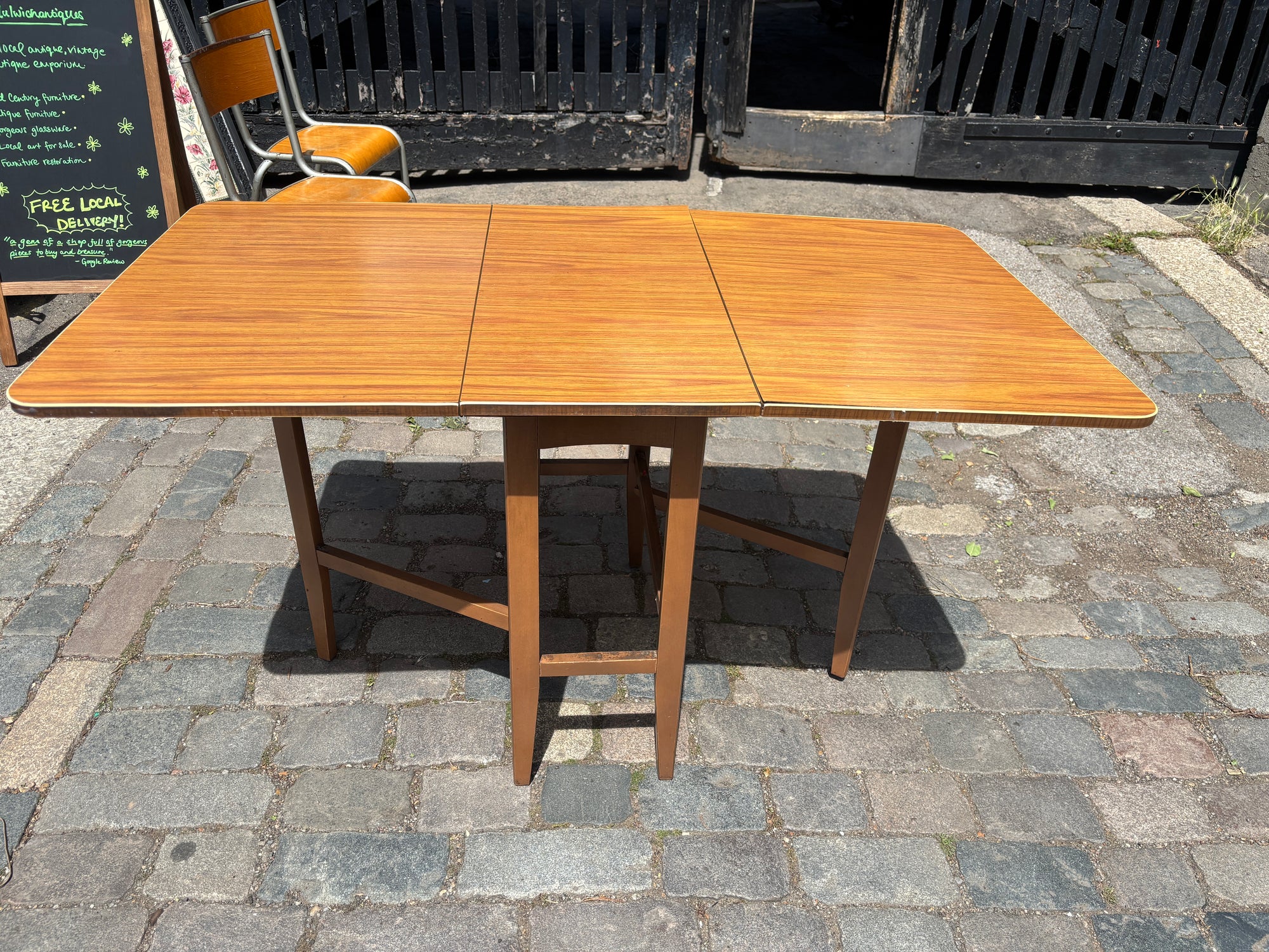 Vintage 1960s Formica dropleaf table