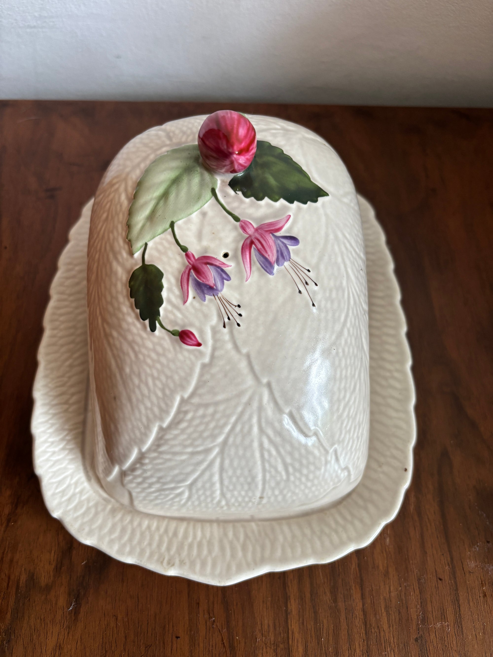 Vintage Crown Devon fuschia butter dish